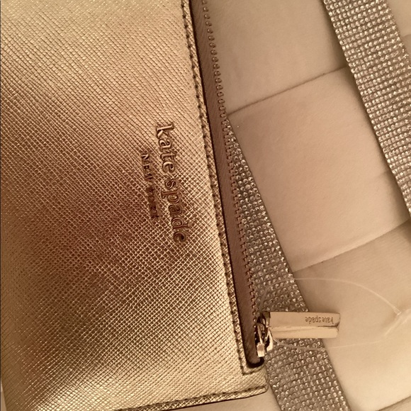 Beautiful gold leather Kate spade wallet nice size - Picture 2 of 5